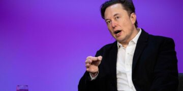 Twitter padit Elon Musk për marrëveshjen prej 44 miliardë dollarësh