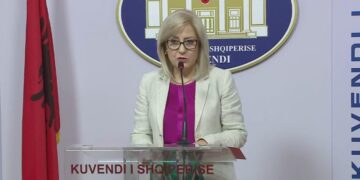 “Rast tronditës”, Nikolla në konferencë urgjente pas letrës së Autoritetit të Dosjeve