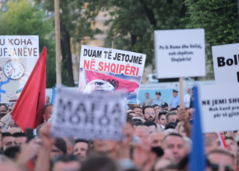 “Lajm i keq për Shqipërinë”, reagimi i parë nga PS-ja pas protestës së opozitës