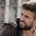 Pique u kap në makinën e tij… duke dëgjuar Shakirën (VIDEO)