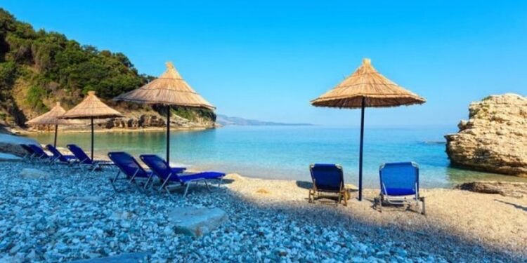 Kthjellime dhe vranësira, temperatura deri në 38 gradë Celsius