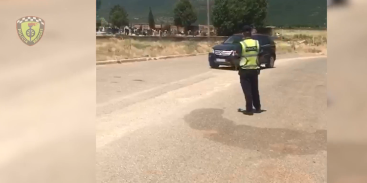 Policia me “dorë të hekurt”/Arrestohen 15 shoferë dhe pezullohen 55 leje drejtimi në 24 orët e fundit