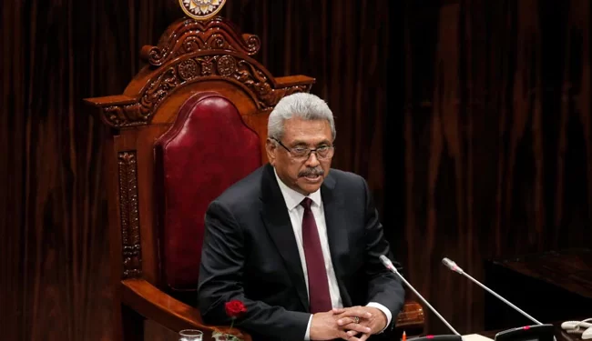 Presidenti i Sri Lankës po shqyrton arratisjen nga deti