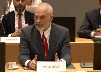 Rama: Shkatërruam drejtësinë e korruptuar, as paratë s’mund të mbrojnë më politikanët pas hekurave