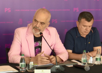 “Po fillove me këto nderimet…”, Rama i pret fjalën kryetarit të Bashkisë së Skraparit