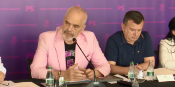 “Po fillove me këto nderimet…”, Rama i pret fjalën kryetarit të Bashkisë së Skraparit