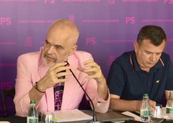 “Duhet të thuash o unë, o ky këtu se i ka dalë boja”, Rama-kryebashkiakëve: Duhet të kërkoni largimin e tyre