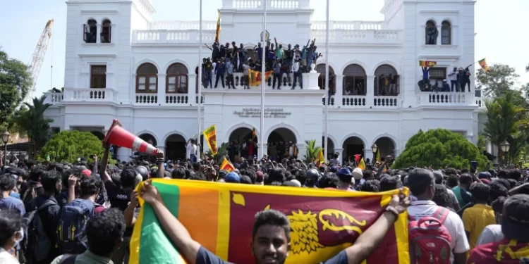 Kriza e Sri Lankës/ Mungesë ushqimi, ilaçesh dhe karburanti