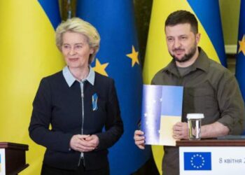 Historike! Ukraina nënshkruan deklaratën për t’u anëtarësuar në BE