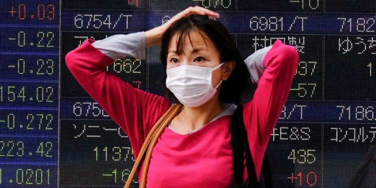 Tregjet e aksioneve aziatike në rënie, nga frika e normave të interesit në SHBA