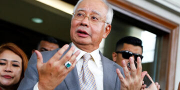 I dënuar me 12 vite burg, ish-kryeministri i Malajzisë dërgohet në qeli
