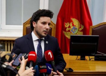 “Jam krenar për gjithçka që kemi bërë në 100 ditë”, Abazoviç reagon pas rënies së qeverisë së Malit të Zi