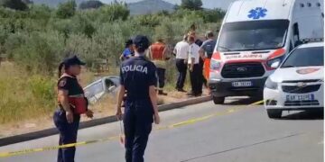 Atentati në Vlorë/ Policia: U qëllua me 3 a*më zjarri automatike, viktimat ende në mjet