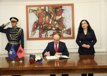 Begaj nis vizitën e parë si President në Kosovë