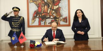 Begaj nis vizitën e parë si President në Kosovë