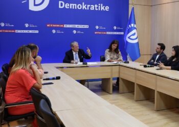 Energjia/Berisha: Në Portin e Vlorës po sillen impiante nga Bangladeshi, 760 milionë euro për 2 vite