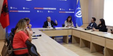 Energjia/Berisha: Në Portin e Vlorës po sillen impiante nga Bangladeshi, 760 milionë euro për 2 vite