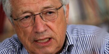 Petritsch: BE-ja duhet të bëjë më shumë për dialogun Kosovë-Serbi