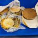 Gjobitet me 1874 dollarë, i gjetën dy McMuffin të padeklaruara në bagazh