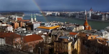 Hungari/Parashikuan motin gabim, shkarkohen dy ekspertët