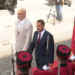 Kryeministri i Luksemburgut zgjatet në majë të gishtave gjatë fotos zyrtare me Ramën