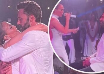 Jennifer Lopez e marrosur pas Ben Affleck, e kthen dasmën e saj luksoze në një mini-koncert (FOTO)
