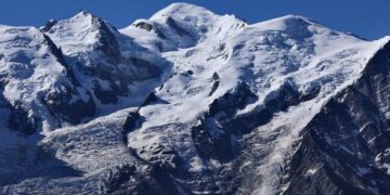 Kryebashkiaku francez kërkon 15.000 euro për t’u ngjitur në Mont Blanc