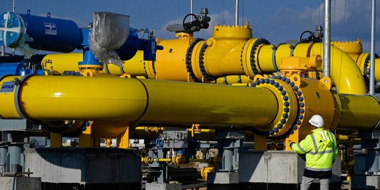 Kush po u’a vjedh naftën shqiptarëve?