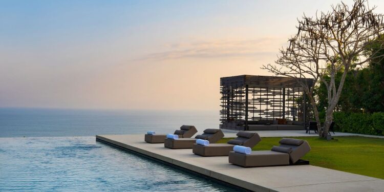 Pishina të padeklaruara në Francë të zbuluara nga teknologjia AI