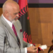 Rama nuk përmbahet gjatë ceremonisë së nderimit të Luiza Gegës: Cinikë dhe tallje trapistë