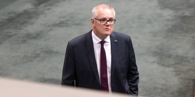 Ish-kryeministri i Australisë i reziston presionit për të dhënë dorëheqjen