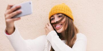 I urreni gjithmonë fotot tuaja menjëherë pasi i keni bërë? Ka një arsye psikologjike