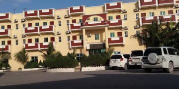 Militantët e al-Shabab vr*sin 10 persona në një hotel në Somali