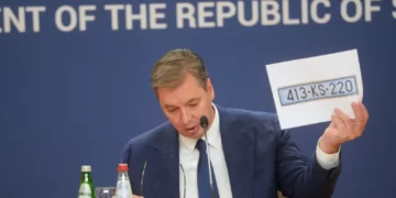 Vuçiç: Nuk ka shanse që çështja e targave të zgjidhet para 1 shtatorit