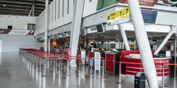 TIMS jashtë funksionit/Aeroporti “Nënë Tereza” thirrje pasagjerëve: Paraqituni dy orë e gjysmë para fluturimit