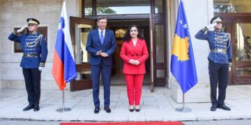 Pahor në Kosovë: Të zbatohet Marrëveshja për Asociacionin