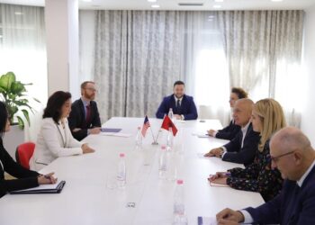 Meta bën “paqe” me Yuri Kim, ja për çfarë diskutuan