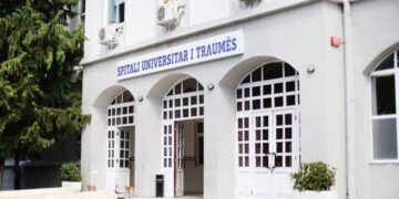 Rryshfet për kryerjen e skanerave/Mjekja dhe infermierja hetohen në gjendje të lirë