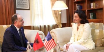 Takimi me presidentin Begaj, reagon ambasadorja Yuri Kim