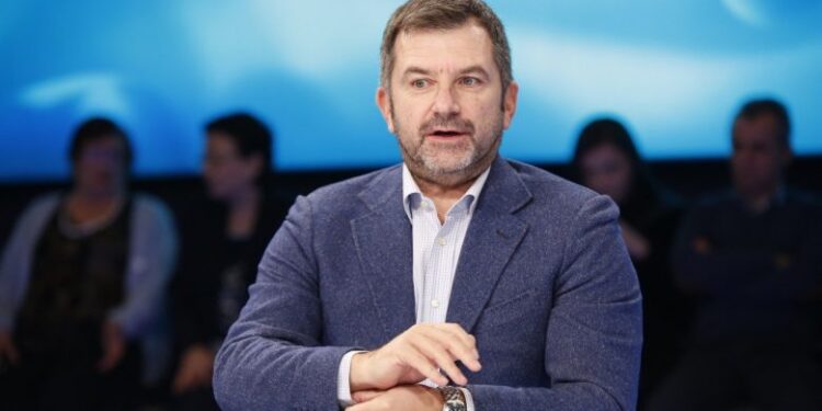 Dallëndyshet që paralajmërojnë fashizmin