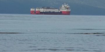 Kriza energjetike/Mbërrijnë në Vlorë anijet speciale që prodhojnë energji