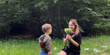Vjen në jetë Zoi, Arbana Osmani bëhet nënë për herë të tretë (FOTO)