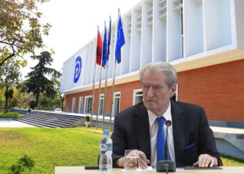 Aksioni politik i PD/ Berisha bën ‘shpërndarjen’, dërgon Topallin në Lezhë