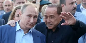 Berlusconi: Putinin e kanë ‘shtyrë’ të nisë l*ftën