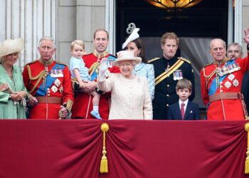 Charles, pasuesi i ri i Elizabeth II në krye të Mbretërisë së Bashkuar