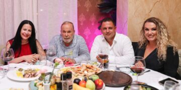 Fatos Nano feston 70-vjetorin, ja me kë e festoi ditëlindjen lideri historik i PS-së (FOTO)