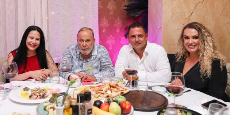 Fatos Nano feston 70-vjetorin, ja me kë e festoi ditëlindjen lideri historik i PS-së (FOTO)