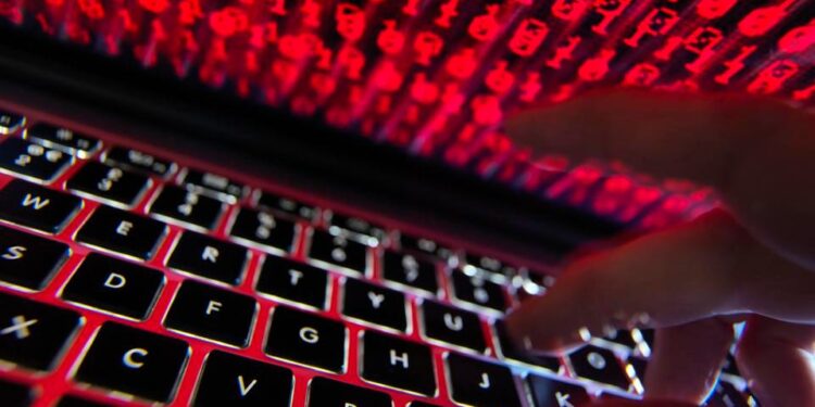 SHBA jep shpërblim 10 milionë dollarë për “kokën” e hakerave (FOTO)