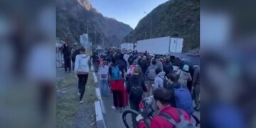 Rusët largohen pas thirrjes për mobilizim, Putin ngren pika kontrolli në Gjeorgji