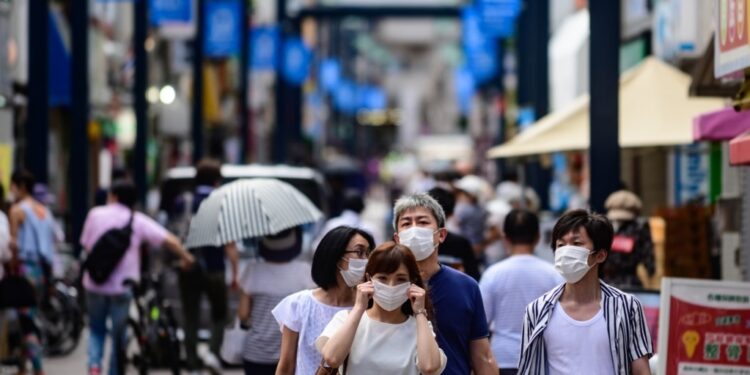Japonia heq kufizimet për turistët e huaj